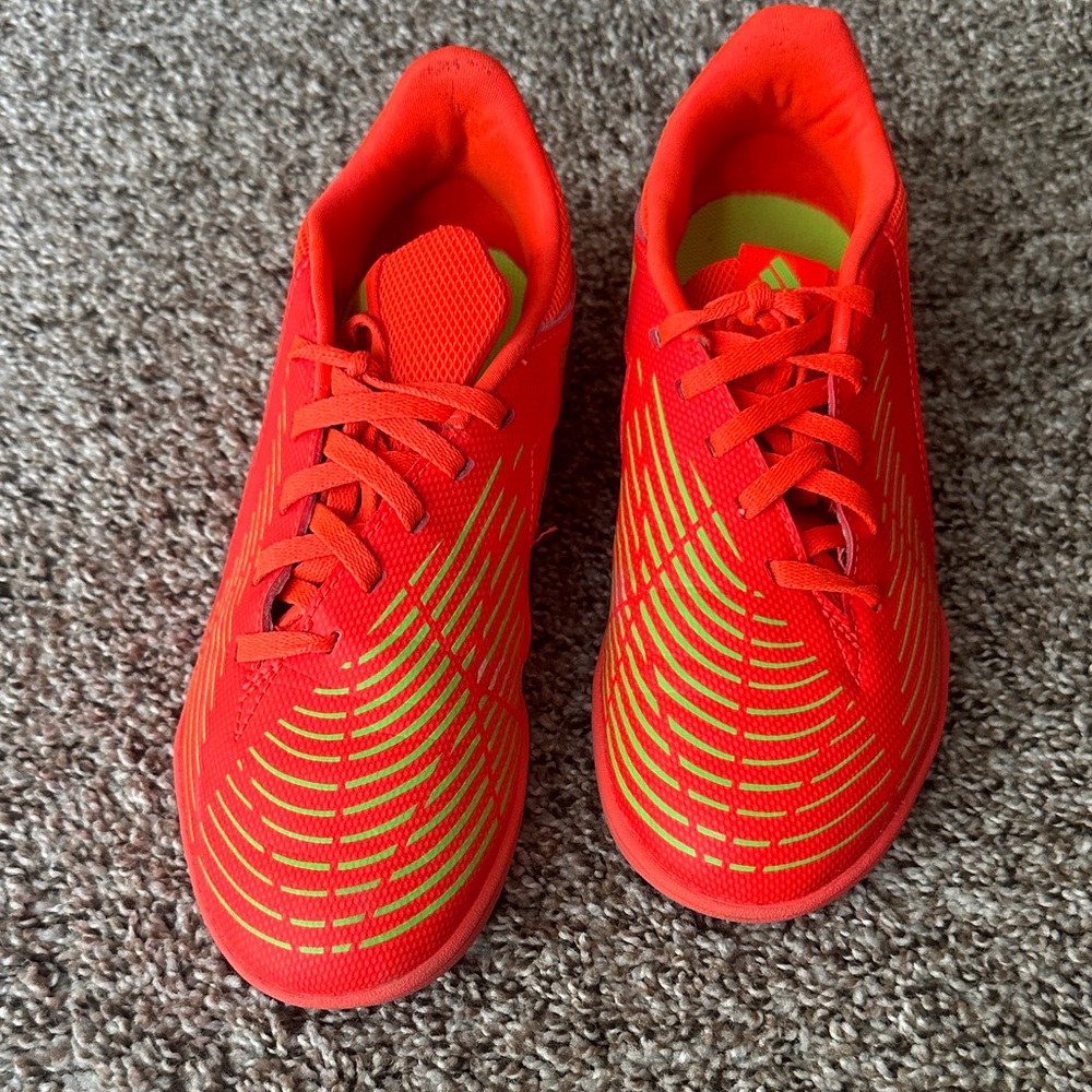 ⚽️ Adidas Predator Edge.3 Junior Unisex (size 5) indoor soccer / excellent cond.